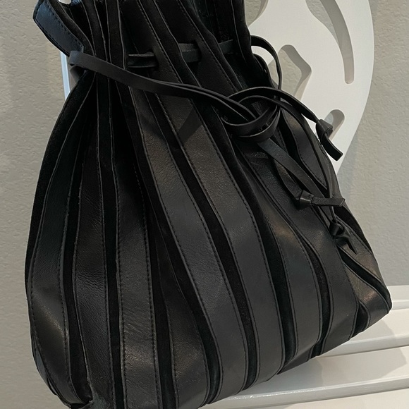 Zara Leather Bag. - Picture 4 of 8